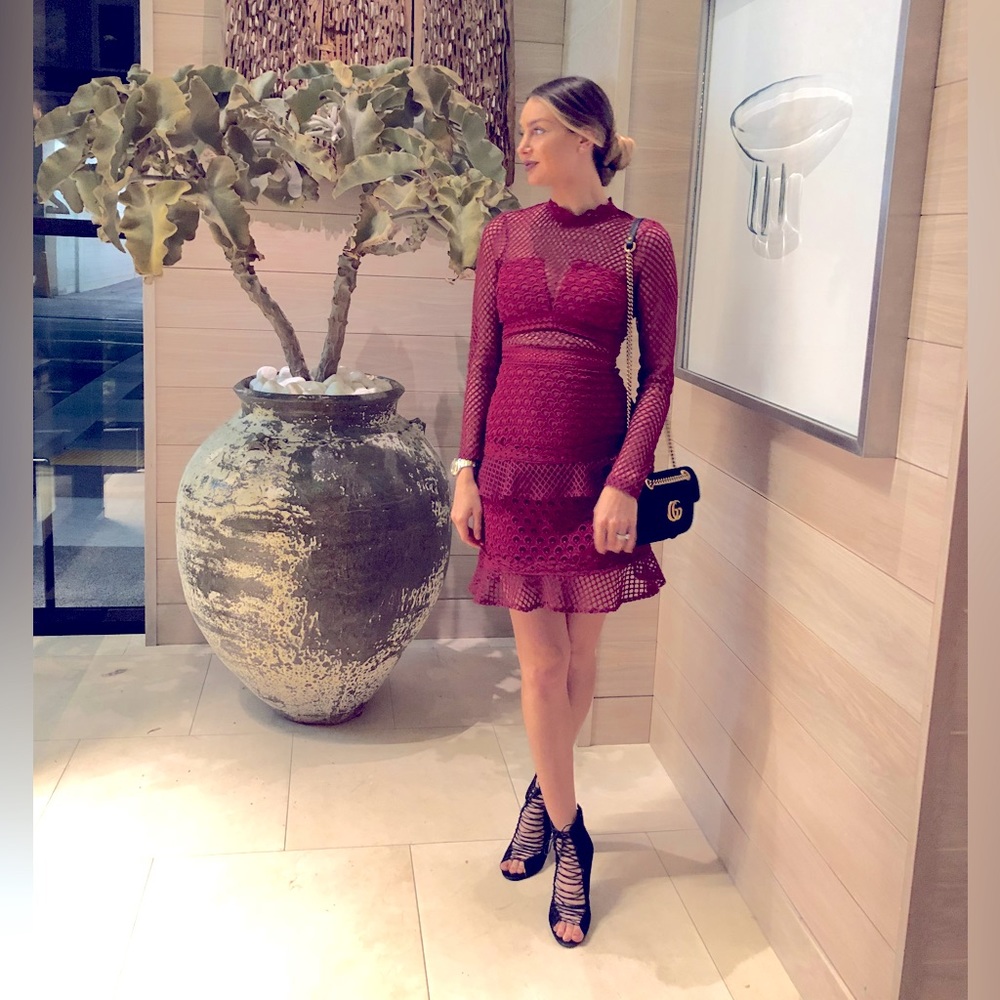 TRUE DECADE Burgundy lace cut out dress